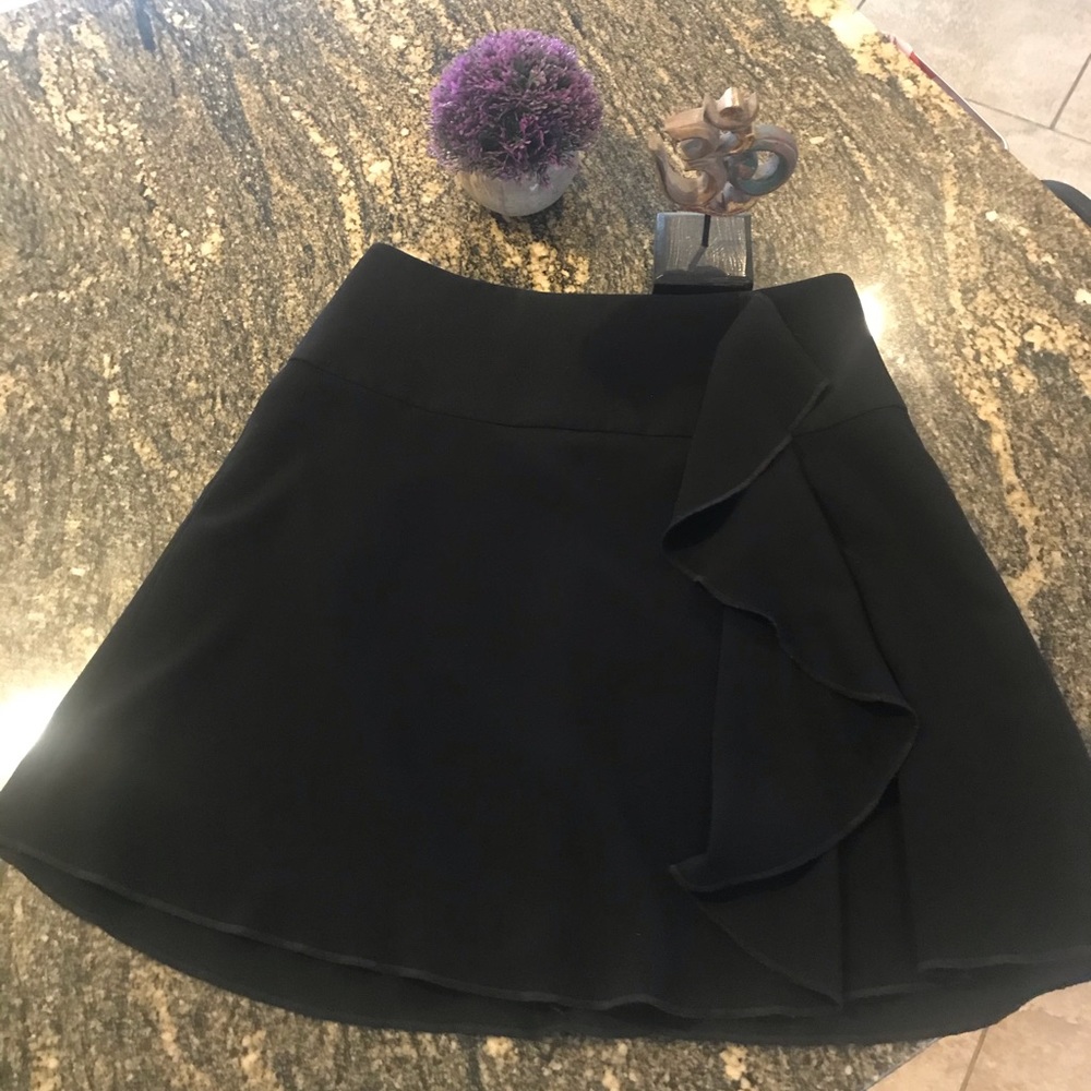 3/$30- like new black a line skirt from loft sz 2
